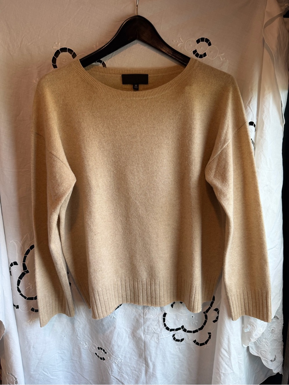 Nili Lotan 100% Cashmere Boyfriend Sweater XS Camel Oversized Quiet Luxury